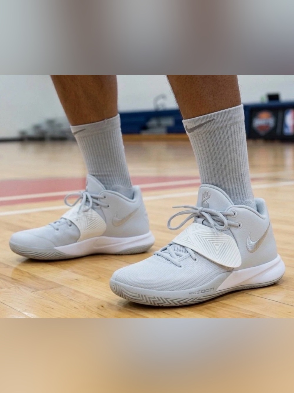 Kyrie Irving Flytrap 3 EP Size 9 “White and Light Gray” Nike